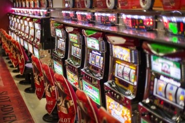 Aplikasi mobile theotown menampilkan tabel live-dealer pada layar smartphone dengan interface responsif